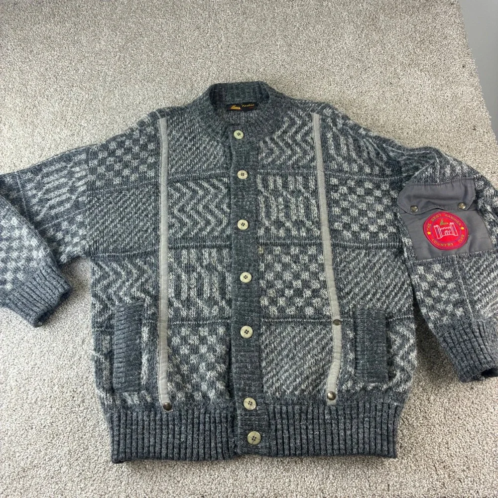 Mens Fashion Italy Knit Cardigan‎ Gray Novelty Pattern Country Club Patch